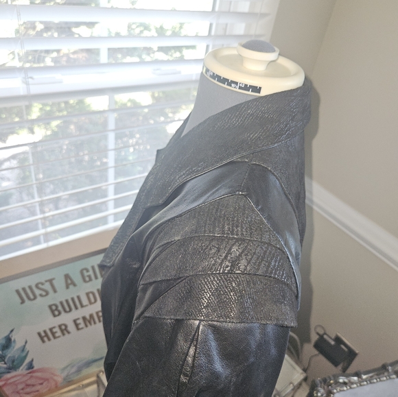 VTG 80's Black Leather jacket - Picture 6 of 11